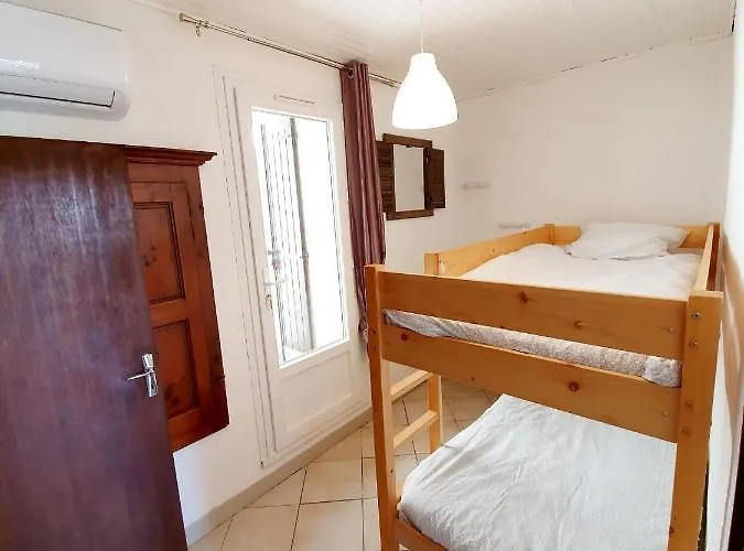 Maison De Village Atypique 8-10 Pers *