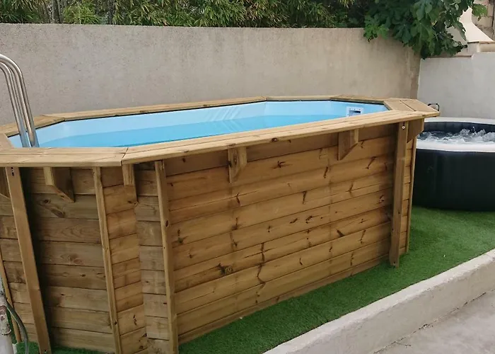 Maison De Village Atypique 8-10 Pers *